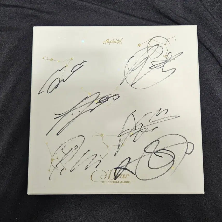 [BUNJANG] Apink Dear Special Album Full Member Signed Edition with Eunji Photocard / (급처) 에이핑크 Dear 스페셜 앨범 전원 친필 싸인반 (정은지 포카 포함)