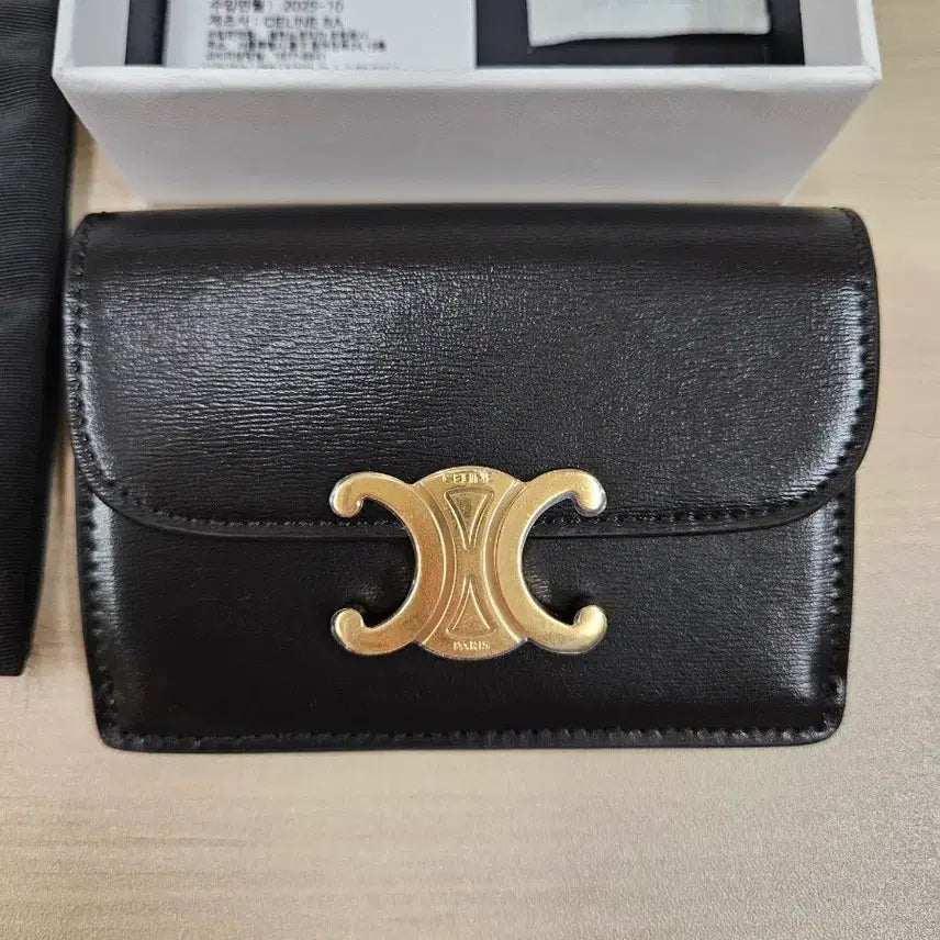 [BUNJANG] Celine Triomphe Flap Card Holder Shiny Calfskin / (새상품) 셀린느 트리옹프 플랩 카드 지갑 샤이니 카프스킨