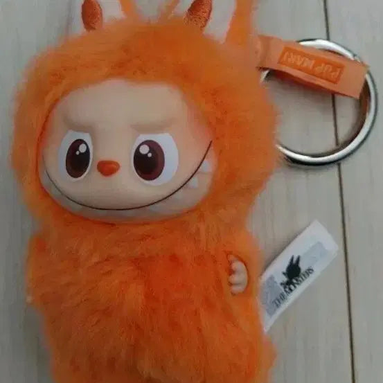 [BUNJANG] Pop Mart The Monsters Pin for Love Keyring / 팝마트 더 몬스터즈 핀 포 러브 키링