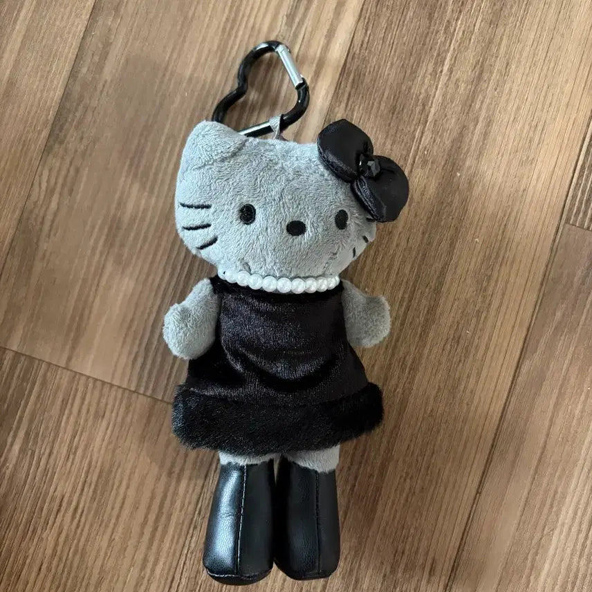 [BUNJANG] Long Legged Kitty Plush Keychain / 롱다리키티인형 키링/그레이키티/블랙키티