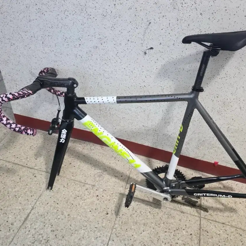 [BUNJANG] Engine11 Crit D Neon Charcoal Bicycle / 엔진11 크릿디 네온차콜