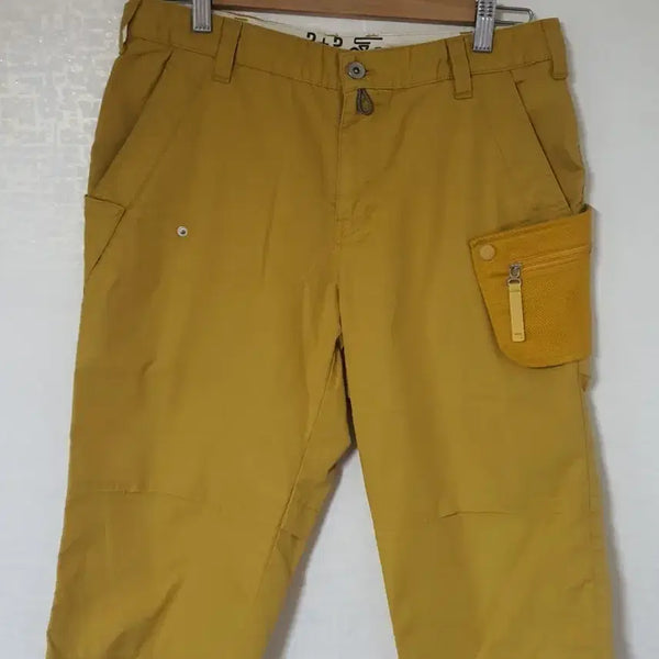 [BUNJANG] Beanpole Outdoor Yellow Cargo Shorts Size 31 / 빈폴 아웃도어  반바지 겨자색 31
