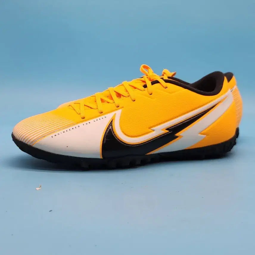 [BUNJANG] Nike Mercurial Vapor 13 Futsal Shoes / a 나이키 머큐리얼 베이퍼 13 풋살화 255