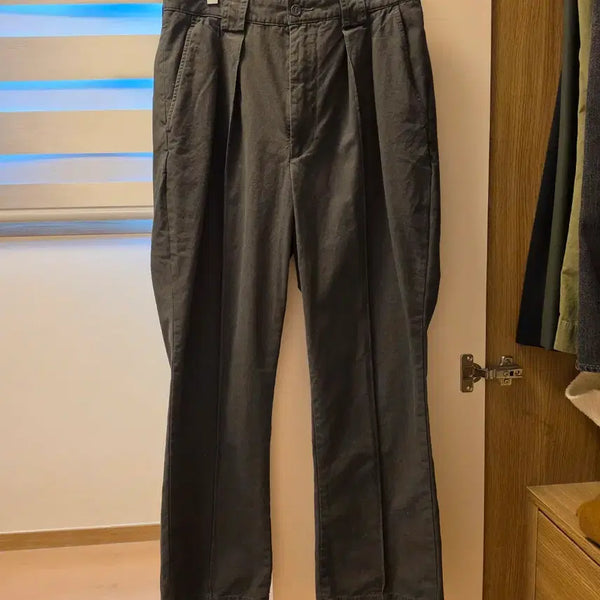[BUNJANG] POLIN CLOTH PIN TUCK TROUSERS Faded Charcoal / POLIN CLOTH PIN TUCK TROUSERS (2026SS; 2사이즈; 페이디드 차콜)
