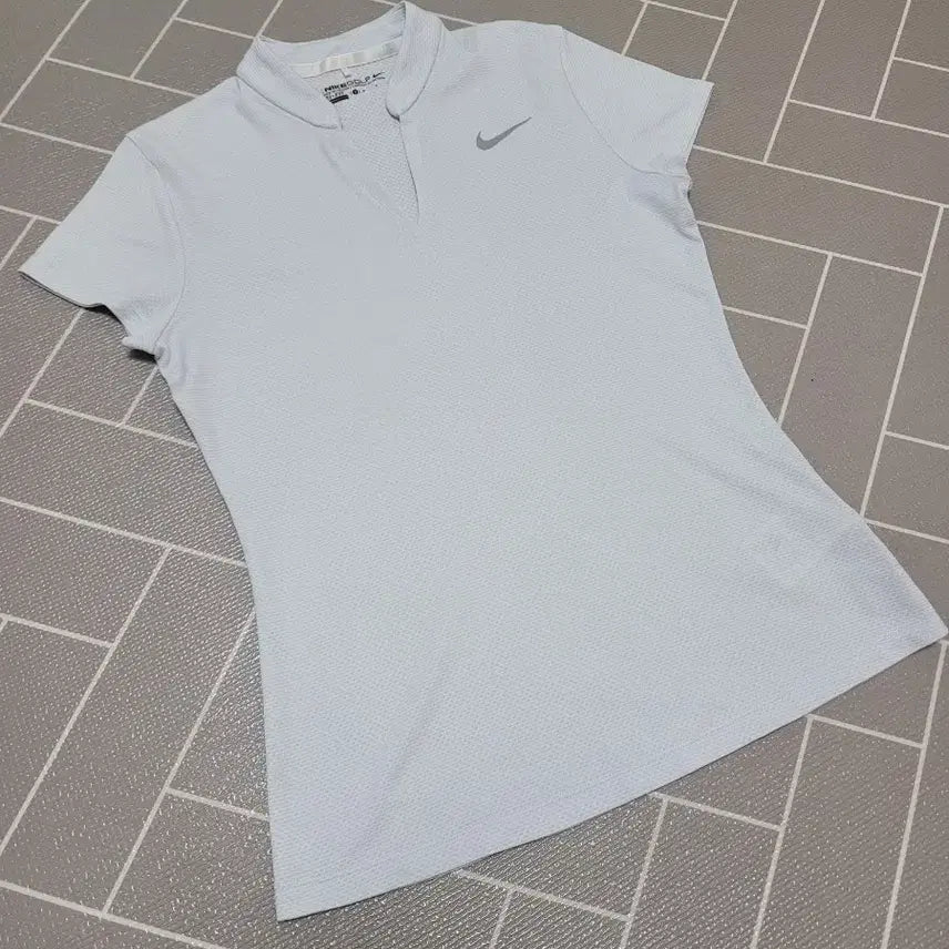 [BUNJANG] Nike Golf Aeroreact V-Neck Short Sleeve T-Shirt - Medium / 나이키 골프 에어로리액트 브이넥 반팔 M