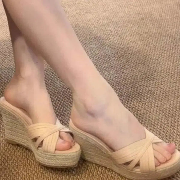 [BUNJANG] Beige Cross-Strap Wedge Sandals (225mm) / 베이지색 웨지힐 샌들 225