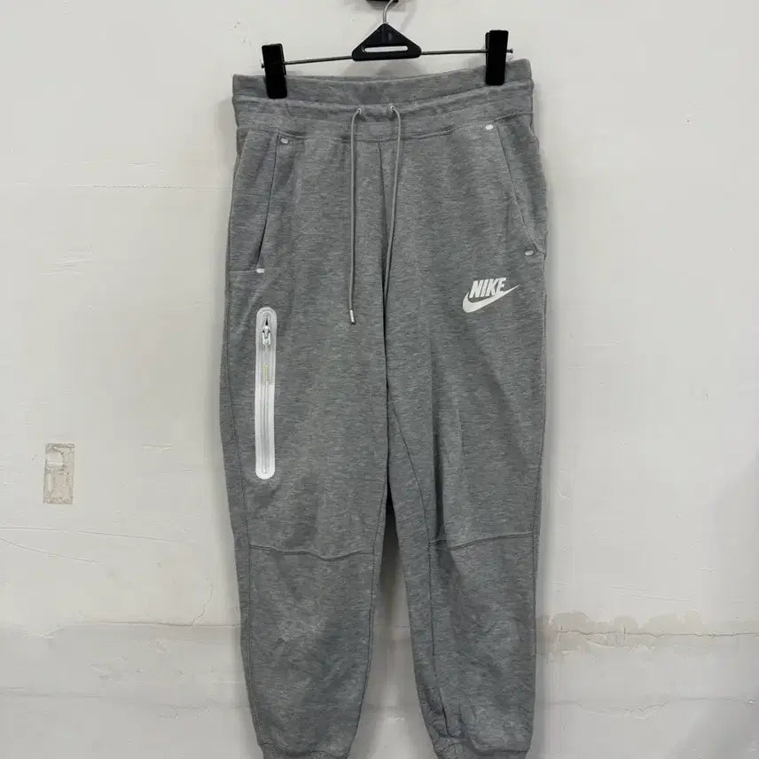 [BUNJANG] Nike Women's Tech Fleece Jogger Pants (23-24) / (23-24)나이키 여자 테크팩 조거팬츠