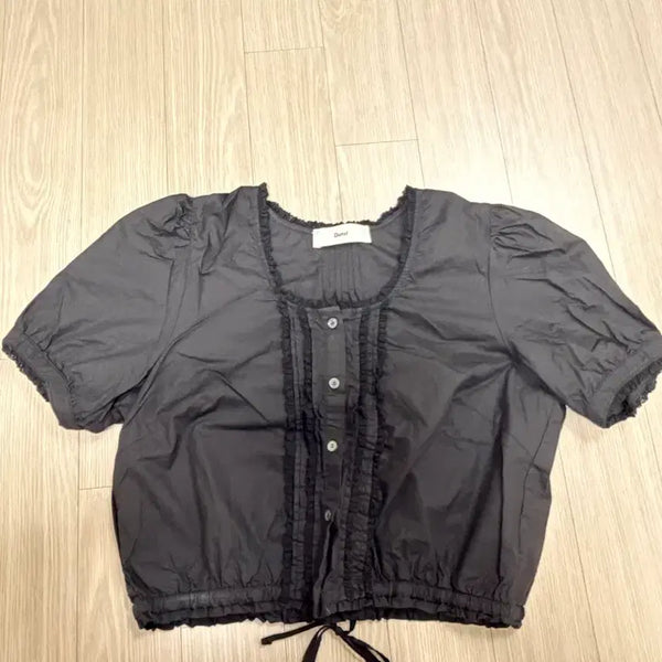 [BUNJANG] Dunst Black Puff Frill Blouse / 던스트 블랙 퍼프 프릴 블라우스