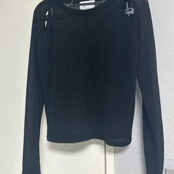 [BUNJANG] Black Side Slit Sheer Long Sleeve Knit Top / 블랙 트임 여름 시스루 긴팔 니트 55