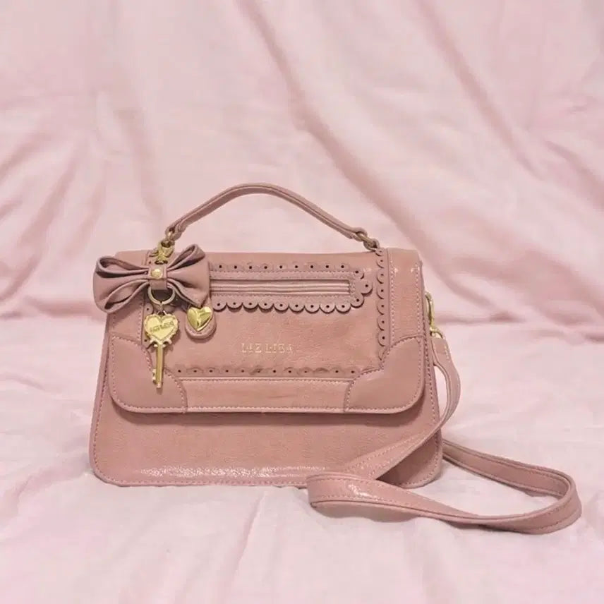 [BUNJANG] LIZLISA Classic Pink Ribbon Key Charm Shoulder Bag / LIZLISA 리즈리사 고전 핑크 리본 열쇠챰 키링 숄더백