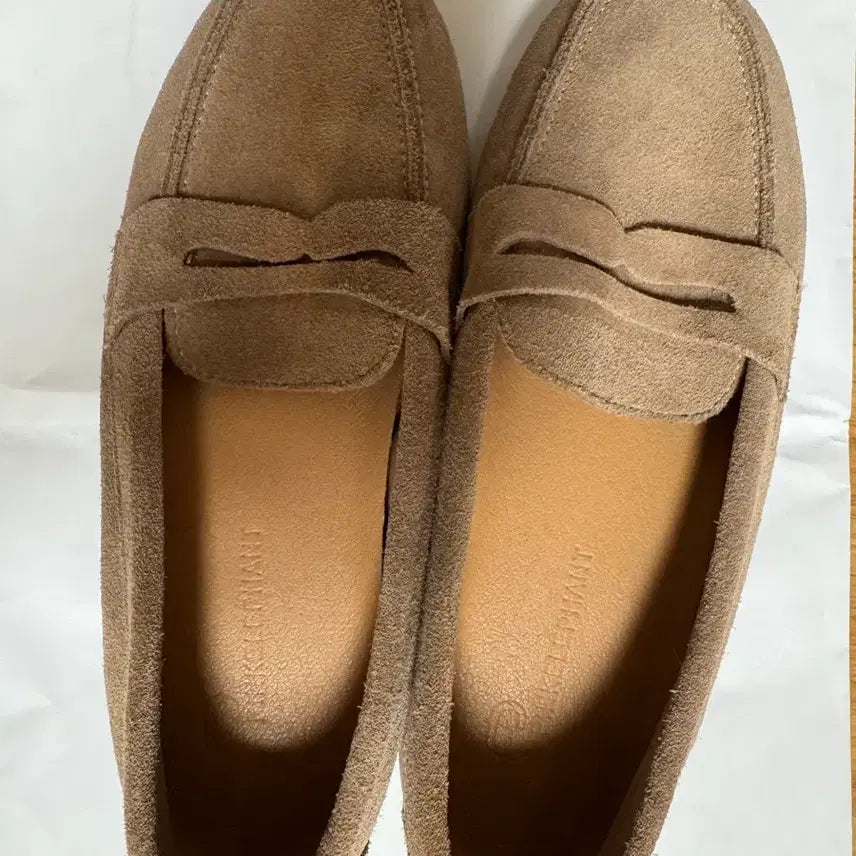 [BUNJANG] Pink Elephant Beige Suede Loafers / 분홍코끼리 베이지로퍼