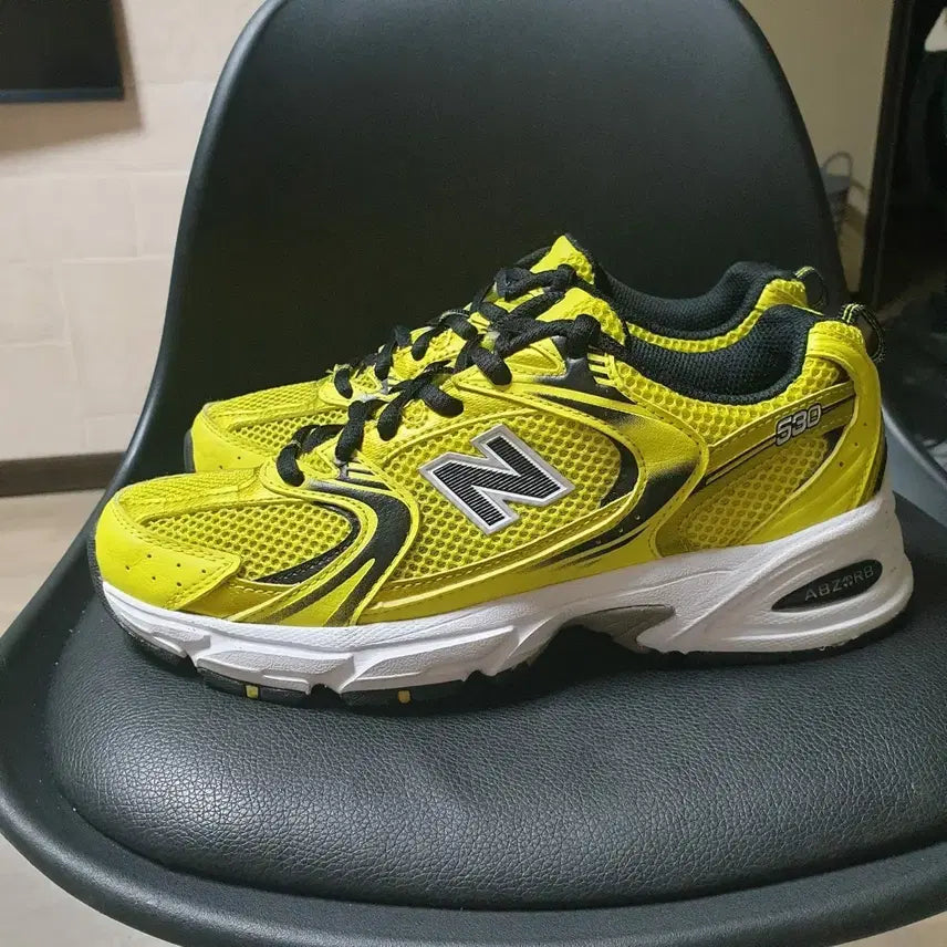 [BUNJANG] New Balance 530 Yellow Sneakers / 뉴발란스 530 옐로우 스니커즈 230
