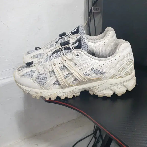[BUNJANG] Asics Gel-Kayano Trail Sneakers White 240 / 아식스 젤카야노 트레일 운동화 화이트 240