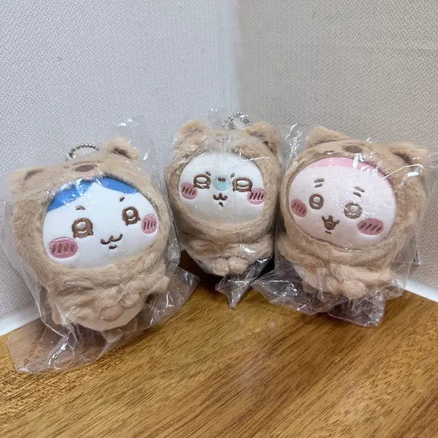 [BUNJANG] Miniso Bear Gown Hachiware, Momonga, Kani Keychain Set / [미니소] 베어가운 하치와레 모몽가 카니 키링