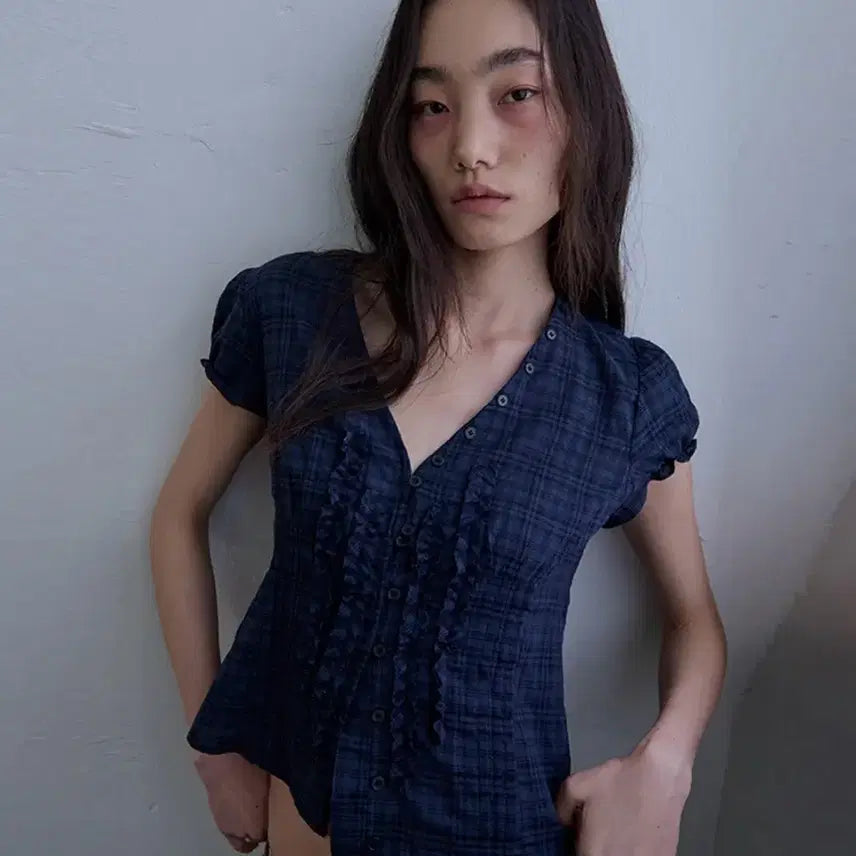[BUNJANG] ODESS Low Edge Ruffle Blouse - Navy / 오데스 로우 엣지 러플 블라우스 - 네이비