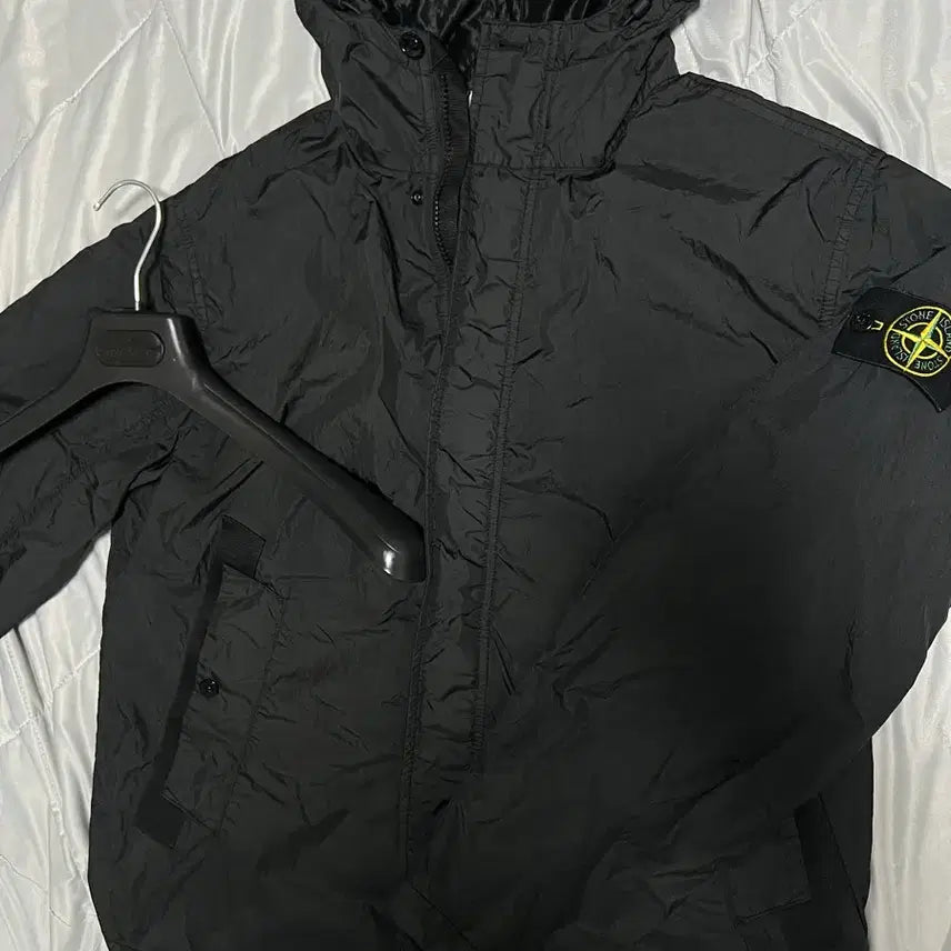 [BUNJANG] Stone Island 25SS Crinkle Reps Shell Jacket Black / [m] 25ss 스톤아일랜드 크링클랩스 바람막이 소프트쉘 블랙