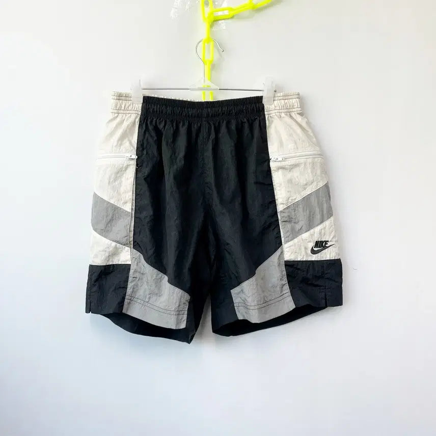 [BUNJANG] Nike Sportswear Woven Shorts 30-31 / 나이키 스포츠웨어 우븐쇼츠 30-31