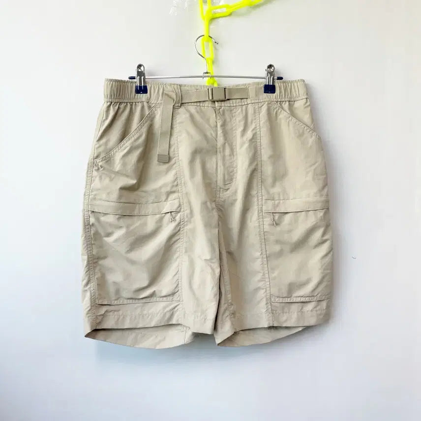 [BUNJANG] Uniqlo Banding Shorts with Built-in Belt (Size 29-30) / 유니클로 밴딩반바지 벨트내장 29-30