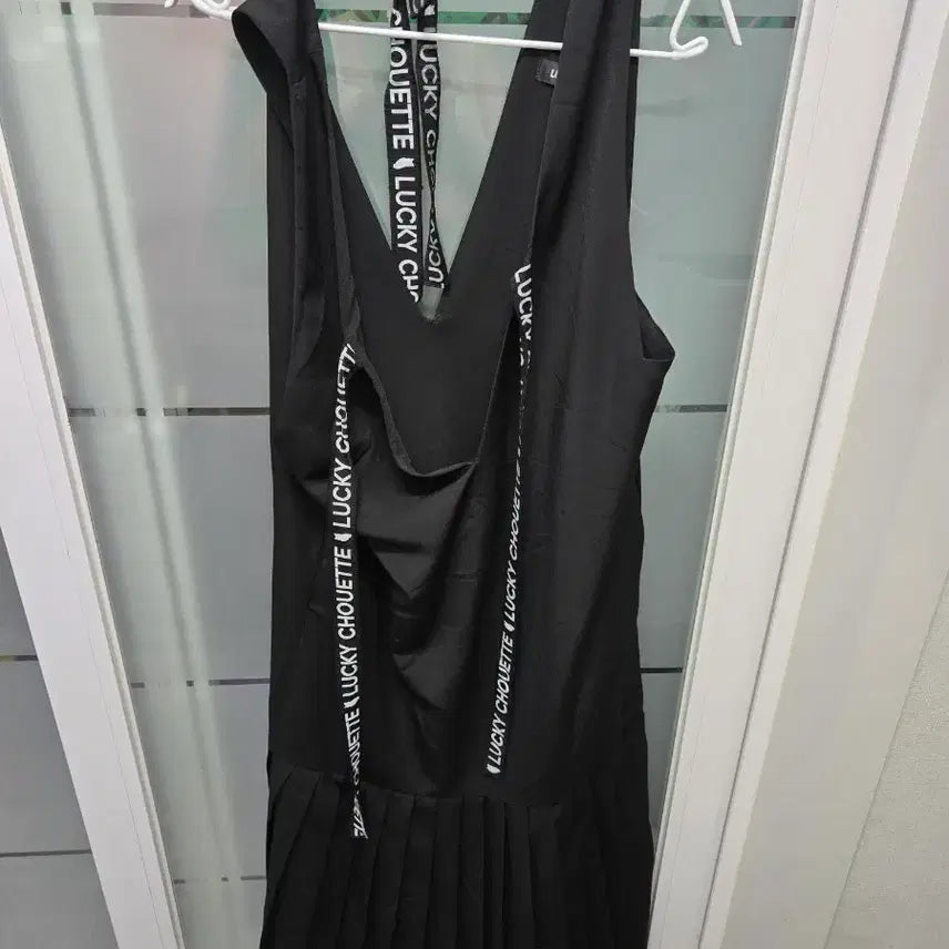 [BUNJANG] Lucky Chouette Black Pleated Dress / 럭키슈에뜨 블랙 플리츠 원피스
