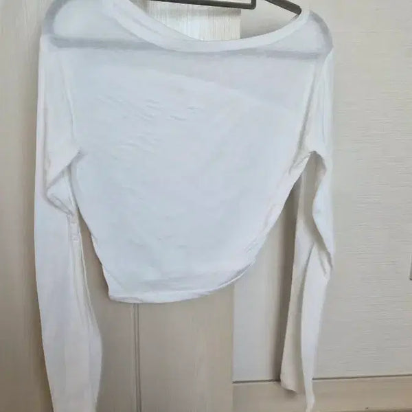 [BUNJANG] White Long-Sleeve T-Shirt / 옷 전부