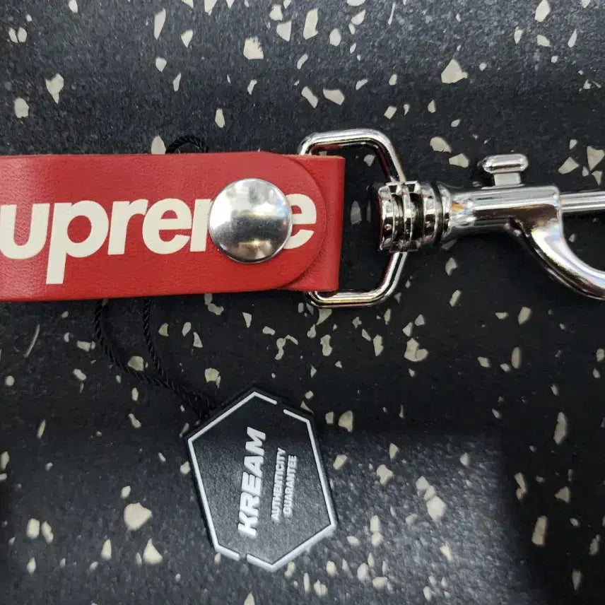 [BUNJANG] Supreme Leather Keyring Red 21SS / 슈프림 레더 키링 레드 21SS