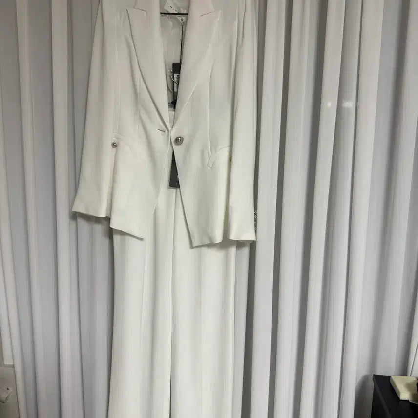 [BUNJANG] Misha White Suit Set Size 66 / 미샤 화이트 색상 정장 세트 66