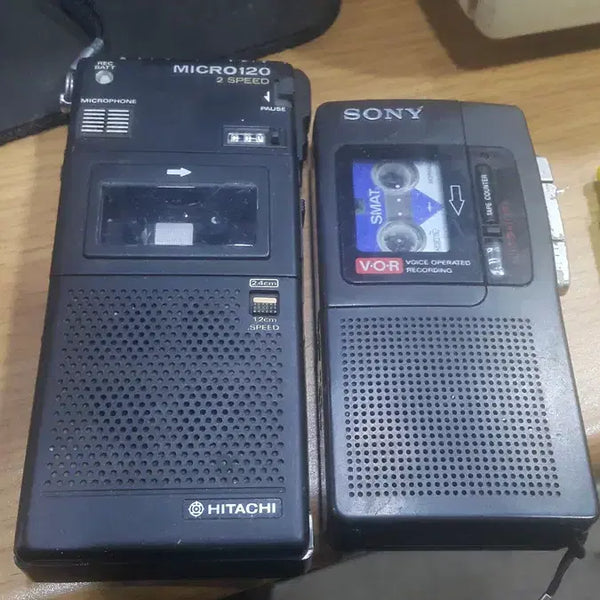 [BUNJANG] Hitachi & Sony Mini Recorders (Display Use Only) - 2 Units / 디피용 초소형 미니 레코더 2대/내용 필독