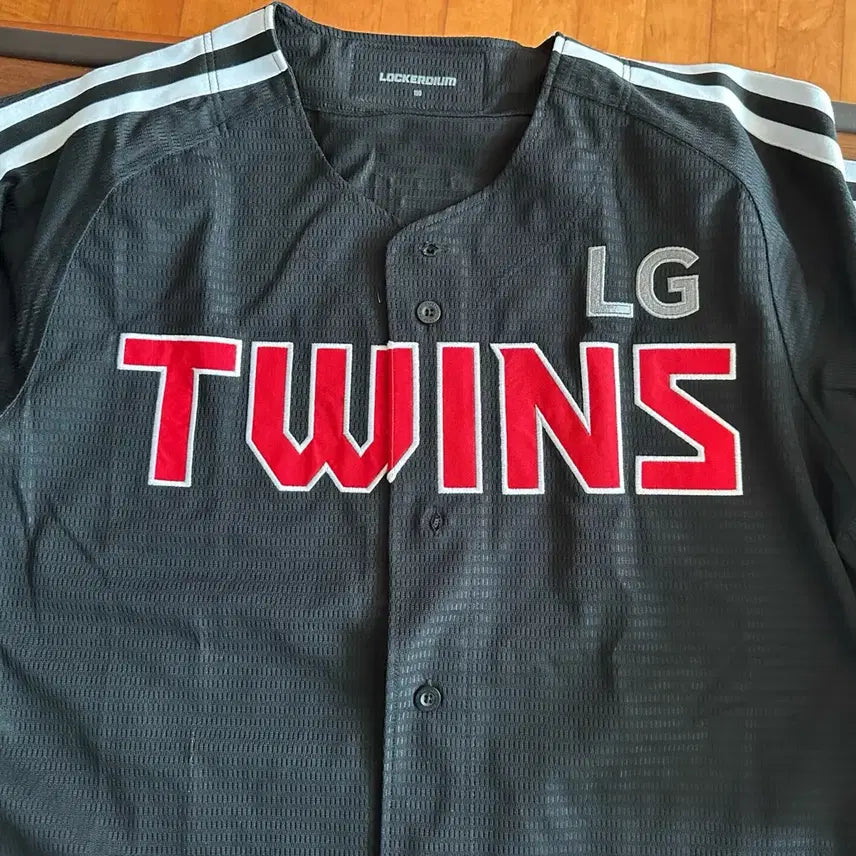 [BUNJANG] LG Twins Away Uniform with Moon Bo-kyung/Im Chan-kyu Marking (Size 105/110) / 엘지트윈스 원정 마킹 유니폼 1회착용 +응원수건
