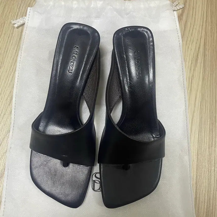 [BUNJANG] Salon De Ju Sandals / 살롱드쥬 샌들 새상품 230