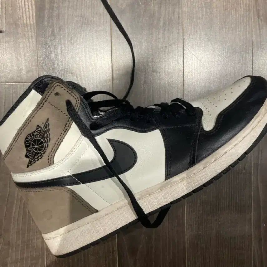 [BUNJANG] Air Jordan 1 Mocha High / 조던 1 모카 하이 - 290 - 네고 가능