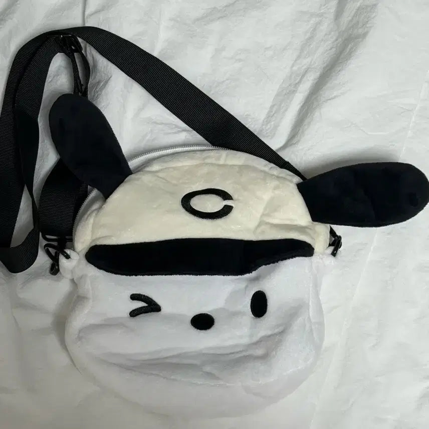 [BUNJANG] SSG Landers Pochacco Mini Crossbody Bag / 랜더스 포차코 미니 크로스백