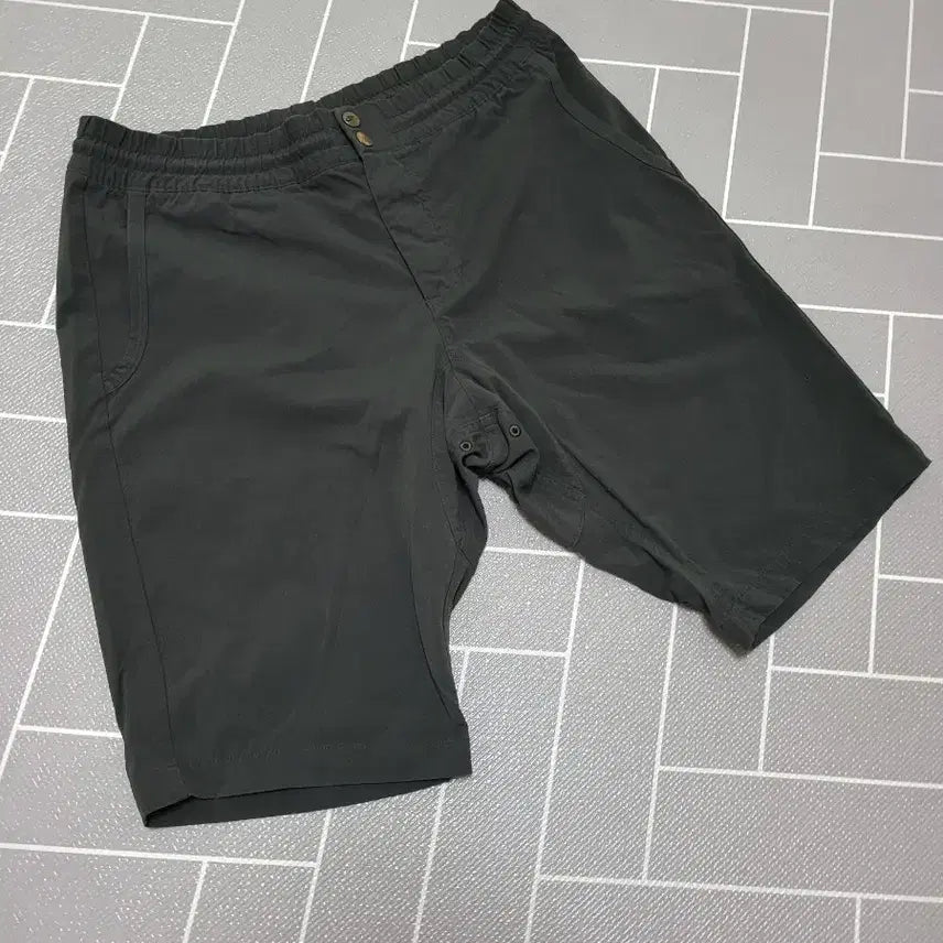 [BUNJANG] Nike Tech Woven Khaki Shorts / 나이키 테크 우븐 카키 쇼츠 반바지 M