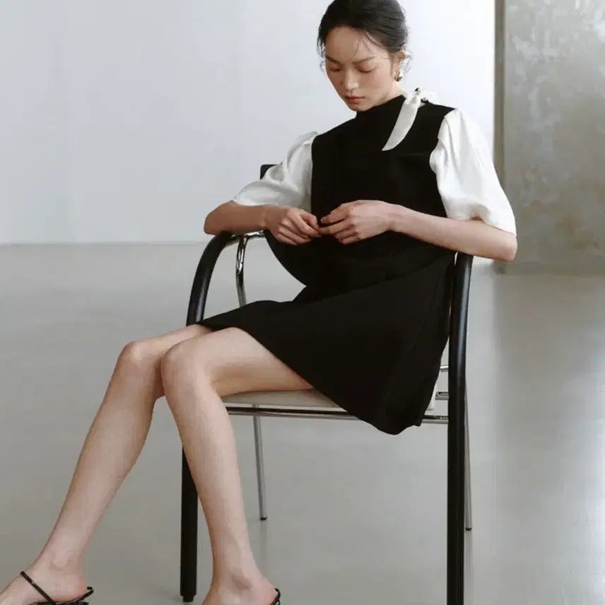 [BUNJANG] Garnisong Neck Ribbon Detail Mini Dress (Black) / [새상품]가니송 넥 리본 디테일 미니 원피스(블랙)
