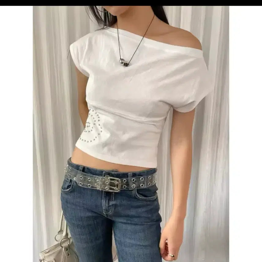 [BUNJANG] Off-Shoulder Cubic Point Short-Sleeve T-Shirt White / 오프숄더 큐빅 포인트 반팔 티셔츠 화이트