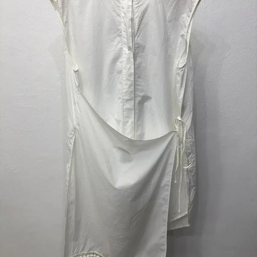 [BUNJANG] System Homme Sleeveless Shirt Blouse with Pom-pom Detail (Size 82) / 정품) 시스템 한섬 폼폼 디테일 민소매 셔츠 블라우스 82