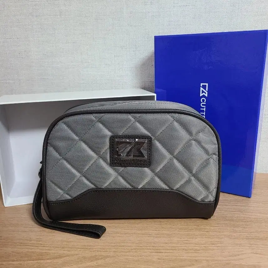 [BUNJANG] Cutter & Buck Quilting Golf Pouch / (새상품) 커터앤벅 퀼팅 골프 파우치