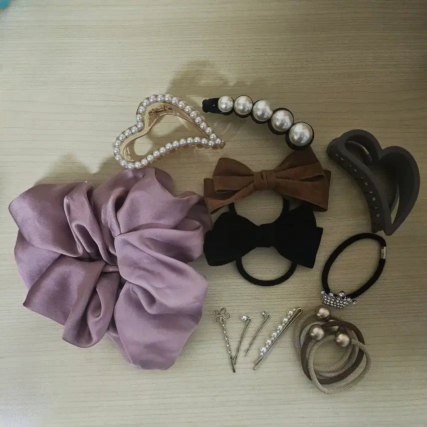 [BUNJANG] Hair Accessory Bundle Set (Scrunchies, Claw Clips, Hair Ties) / (전체가격)헤어 악세서리(집게핀,고무줄,곱창) 일괄판매합니다~