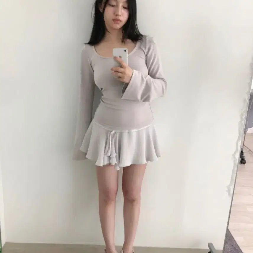 [BUNJANG] HUF x LOUIE Mini Skirt Navy / 흐프이 이알로이지 네이비 스커트