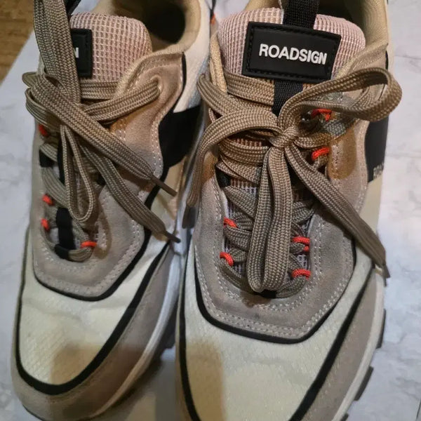 [BUNJANG] Roadsign Sneakers Size 265 / 265.  로드사인 스니커즈. 상태좋아요  실착용1회