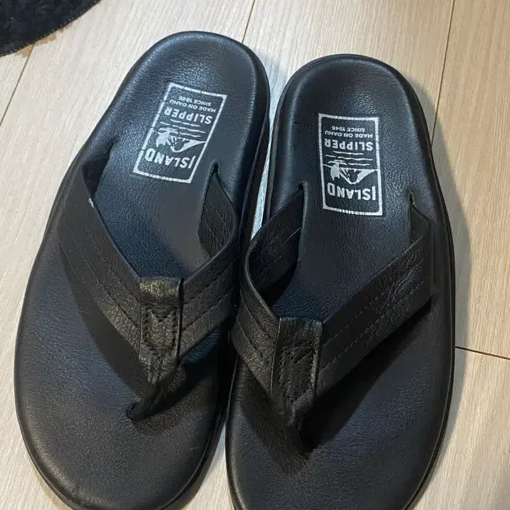 [BUNJANG] Island Slipper Classic Leather Black Size 6 / 아일랜드 슬리퍼 클래식 레더 블랙 6사이즈