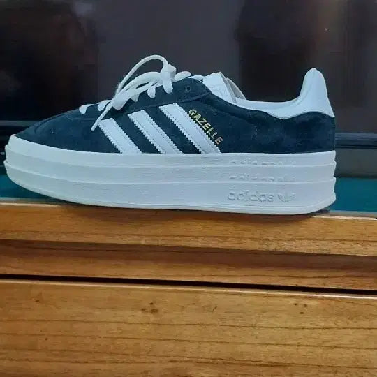 [BUNJANG] Adidas Gazelle Bold Sneakers / 아디다스 가젤볼드 스니커즈 245