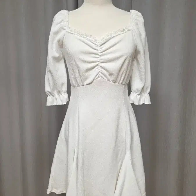 [BUNJANG] White Mini Dress / 새상품 화이트고급 여름 원피스