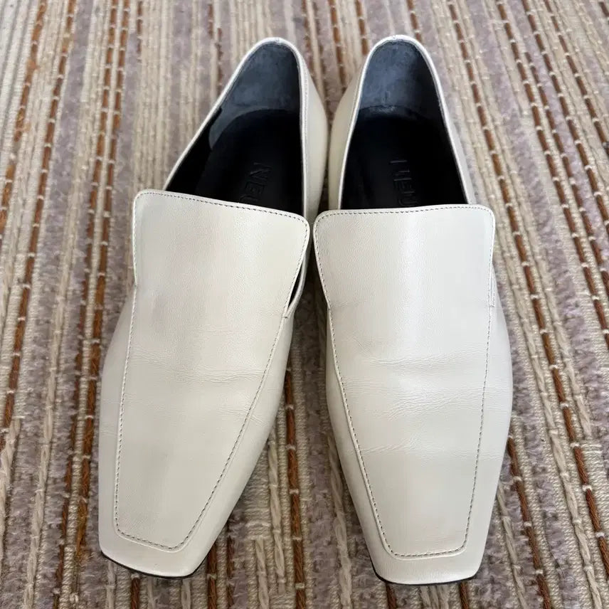 [BUNJANG] NEUTE Cowhide Loafers Size 220 / NEUTE 누트 소가죽 로퍼 220