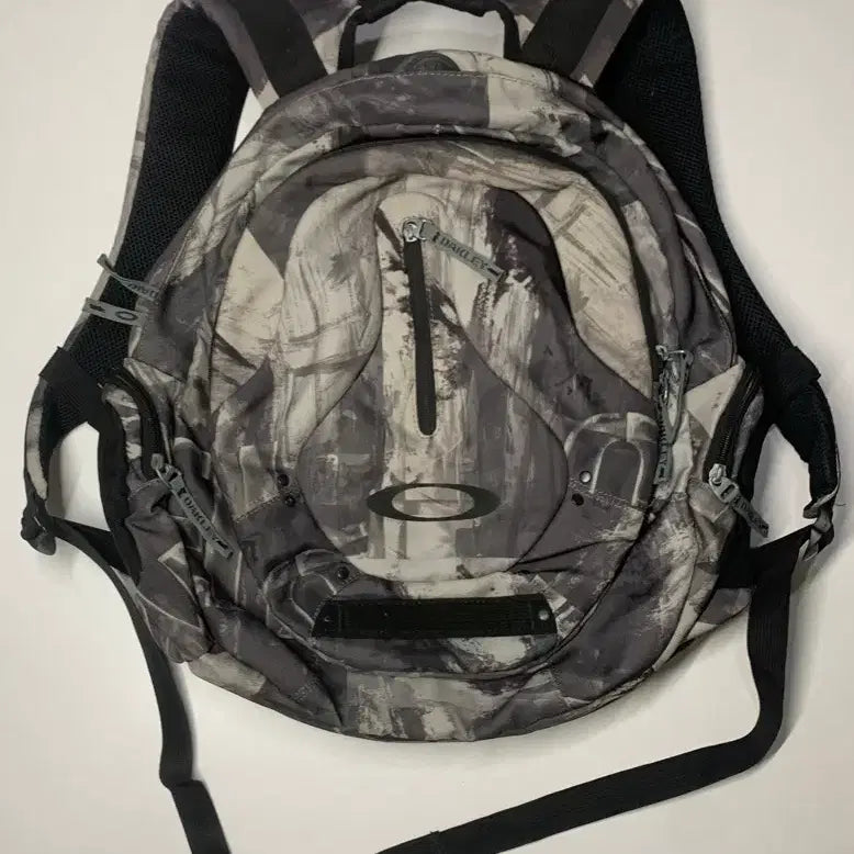 [BUNJANG] Oakley Backpack Grey Pattern / 오클리 백팩 그레이 패턴