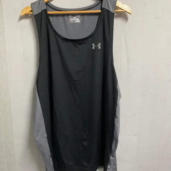[BUNJANG] Under Armour Sleeveless Muscle Fit Tank Top / 언더아머 민소매 탱크 머슬핏