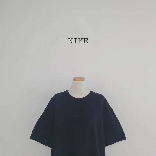 [BUNJANG] Nike Black Embroidered Logo Short Sleeve T-Shirt / No.26073110 나이키 블랙 자수로고 반팔 티셔츠 블랙