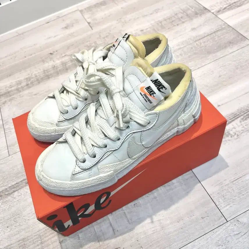 [BUNJANG] Nike x Sacai Blazer Low White (230mm) / 나이키 x 사카이 블레이저 로우 화이트 230사이즈 판매합니다.
