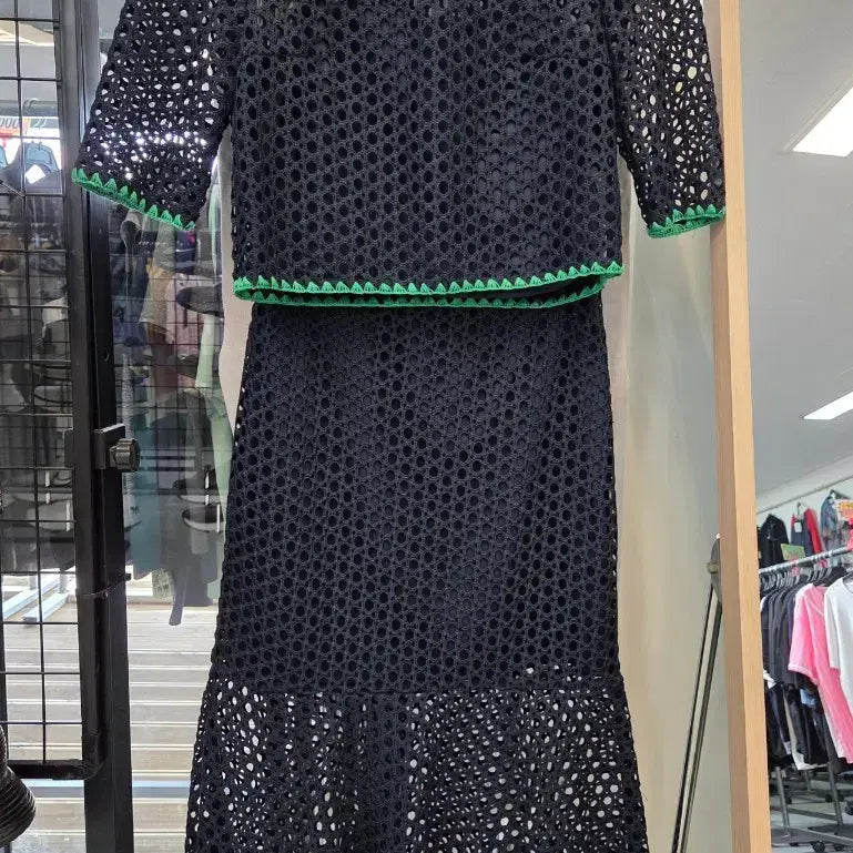 [BUNJANG] Maje Women's Punching Setup Two-Piece Set / *마쥬 여성 펀칭셋업 투피스/호칭1/S