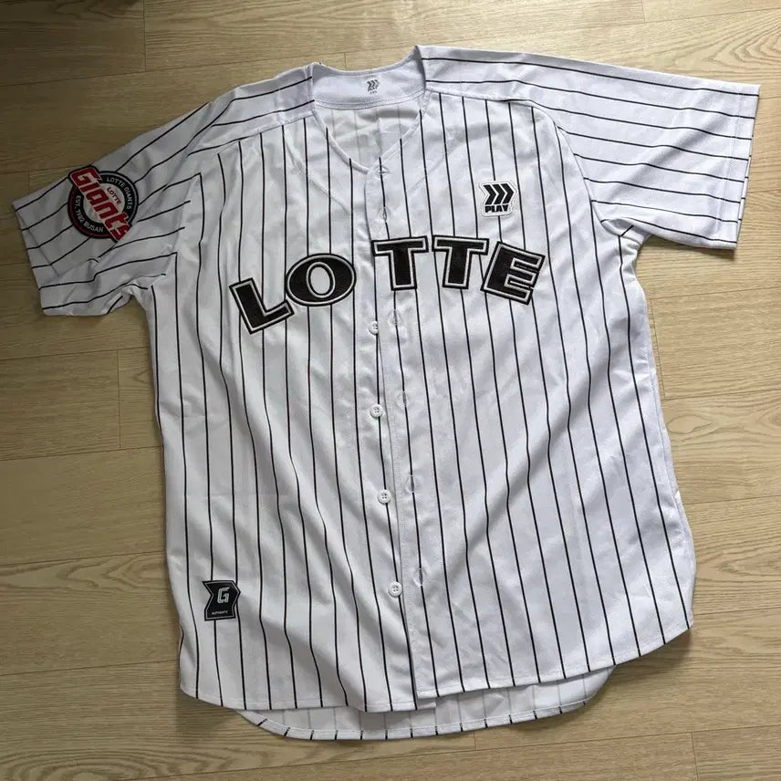 [BUNJANG] Lotte Giants Old Stripe Authentic Uniform Park Jung-min / [XL105]급처)롯데자이언츠 올드 스트라이프 어센틱 유니폼 박정민 마킹