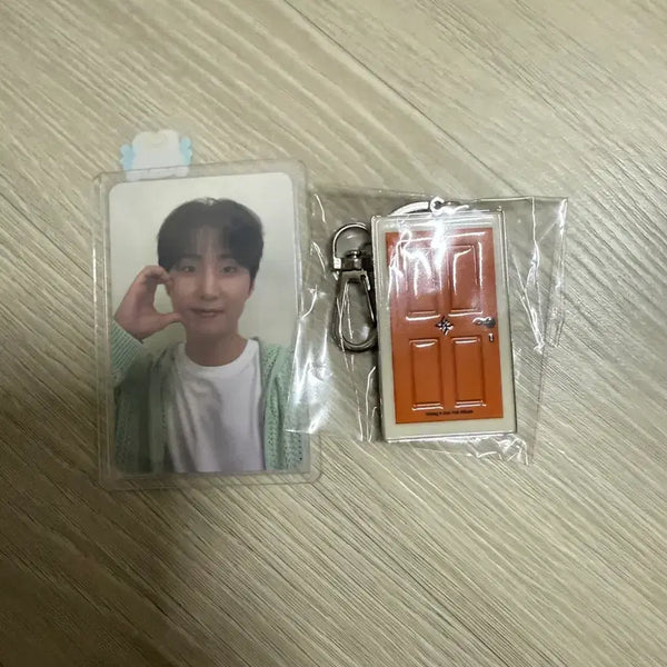 [BUNJANG] Day6 Young K Music Bank Live Studio Photocard & Keyring Bundle Set / 영케이 뮤뱅 포카 뮤직뱅크 공방 사녹 키링 데이식스